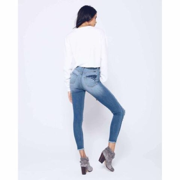 WHOLESALE - Distressed Jeans - Picture 3 of 4